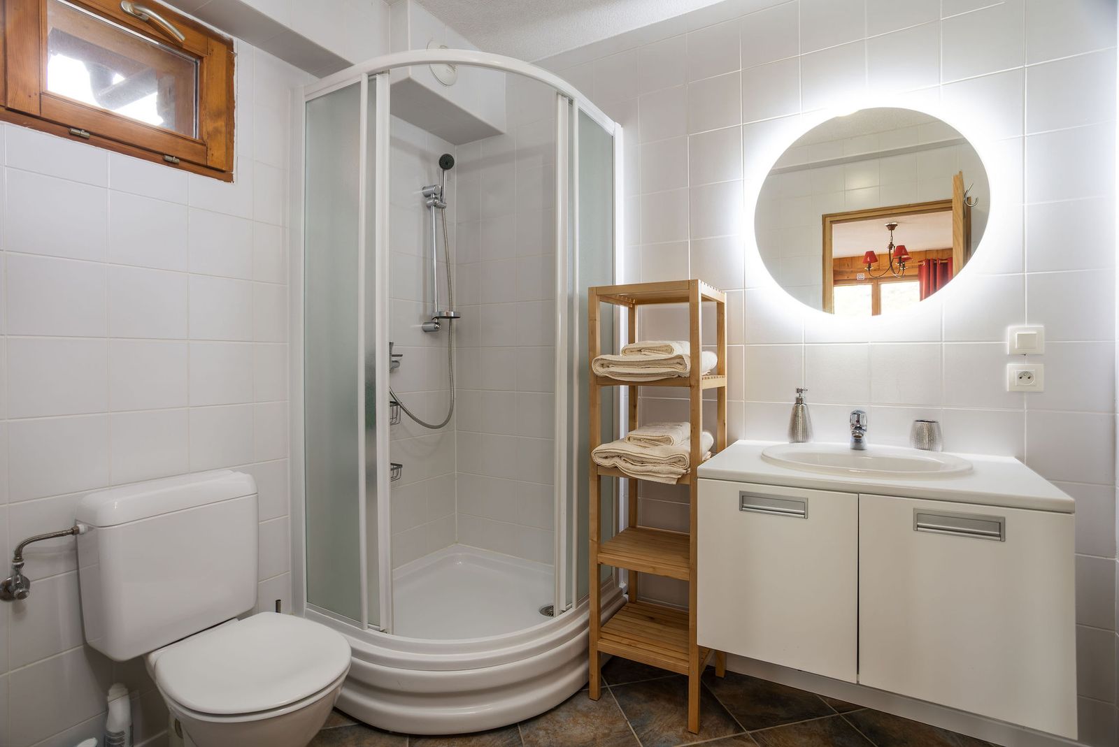 Second bedroom bathroom