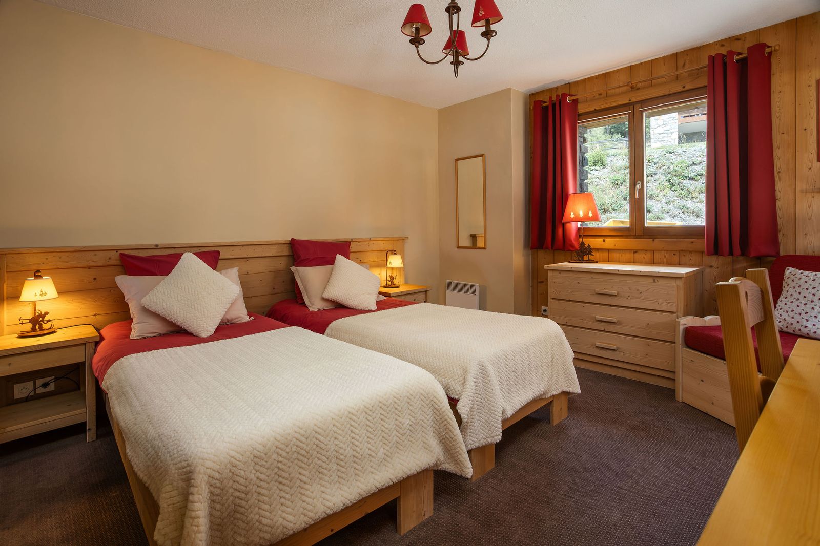 Second bedroom with double bed